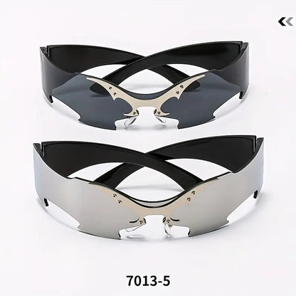 Y2K Cyberpunk Futuristic Fashion Glasses – Frameless Bat Wing Design with Black & Gold Accents, Decorative AC Lenses for Men & Women