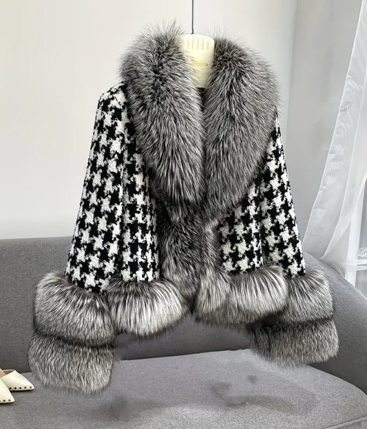 Women's Short Checked Overcoat with Faux Fur Collar Long Sleeves Loose Fit Casual Winter Jacket