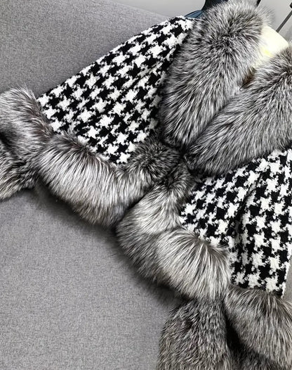 Women's Short Checked Overcoat with Faux Fur Collar Long Sleeves Loose Fit Casual Winter Jacket