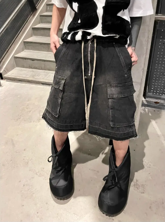 Men’s Distressed Denim Shorts – Loose Fit Workwear with Frayed Hem & Multi-Pocket Industrial Style