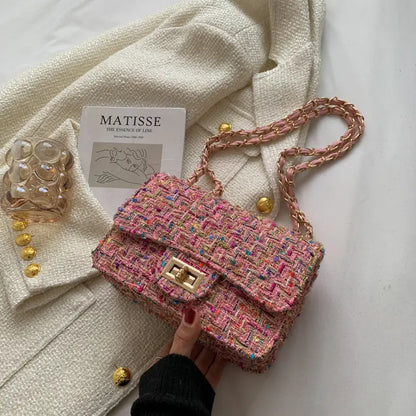 Women’s Genuine Leather Crossbody Bag – Korean-Inspired Chain Strap, Golden-Tone Hardware, Elegant Everyday & Occasion Handbag