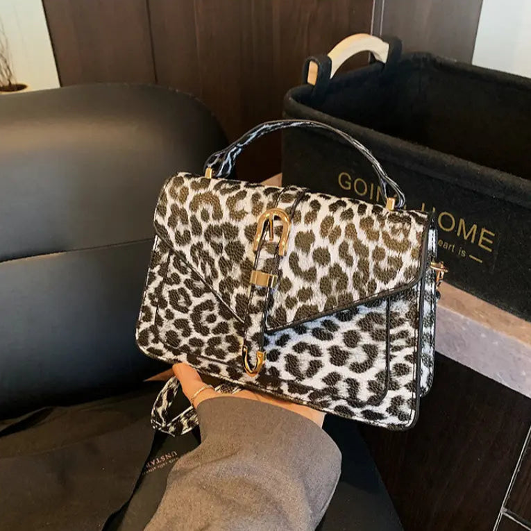 Vintage Leopard Print Crossbody Bag – Adjustable Strap, Golden Hardware, Canvas Material