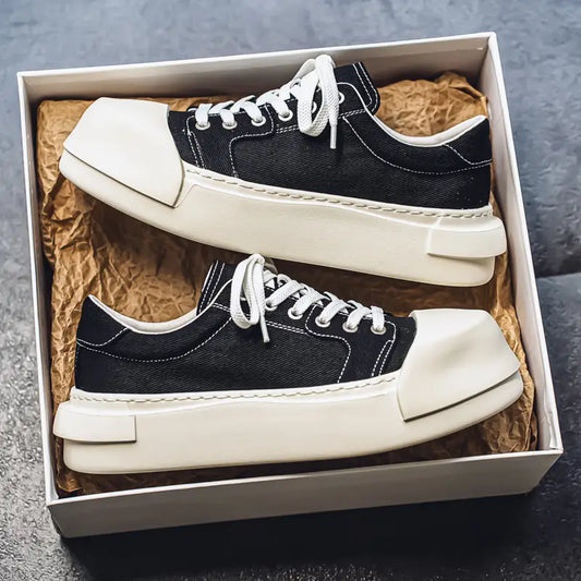 Unisex Low-Top Canvas Sneakers with Lace-Up Closure Cushioned Rubber Sole Black White Minimalist Design